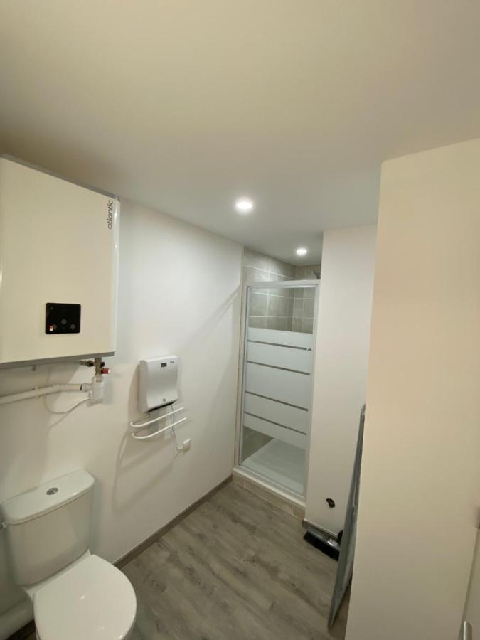 Studio Confortable Au Centre De Manosque Exterior foto
