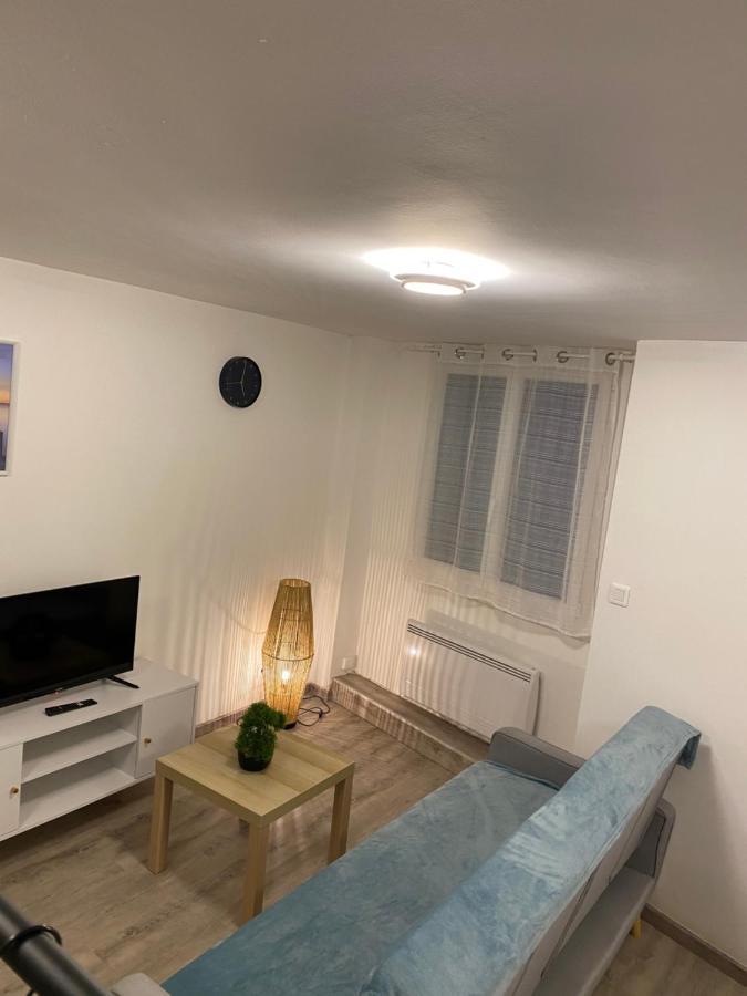 Studio Confortable Au Centre De Manosque Exterior foto